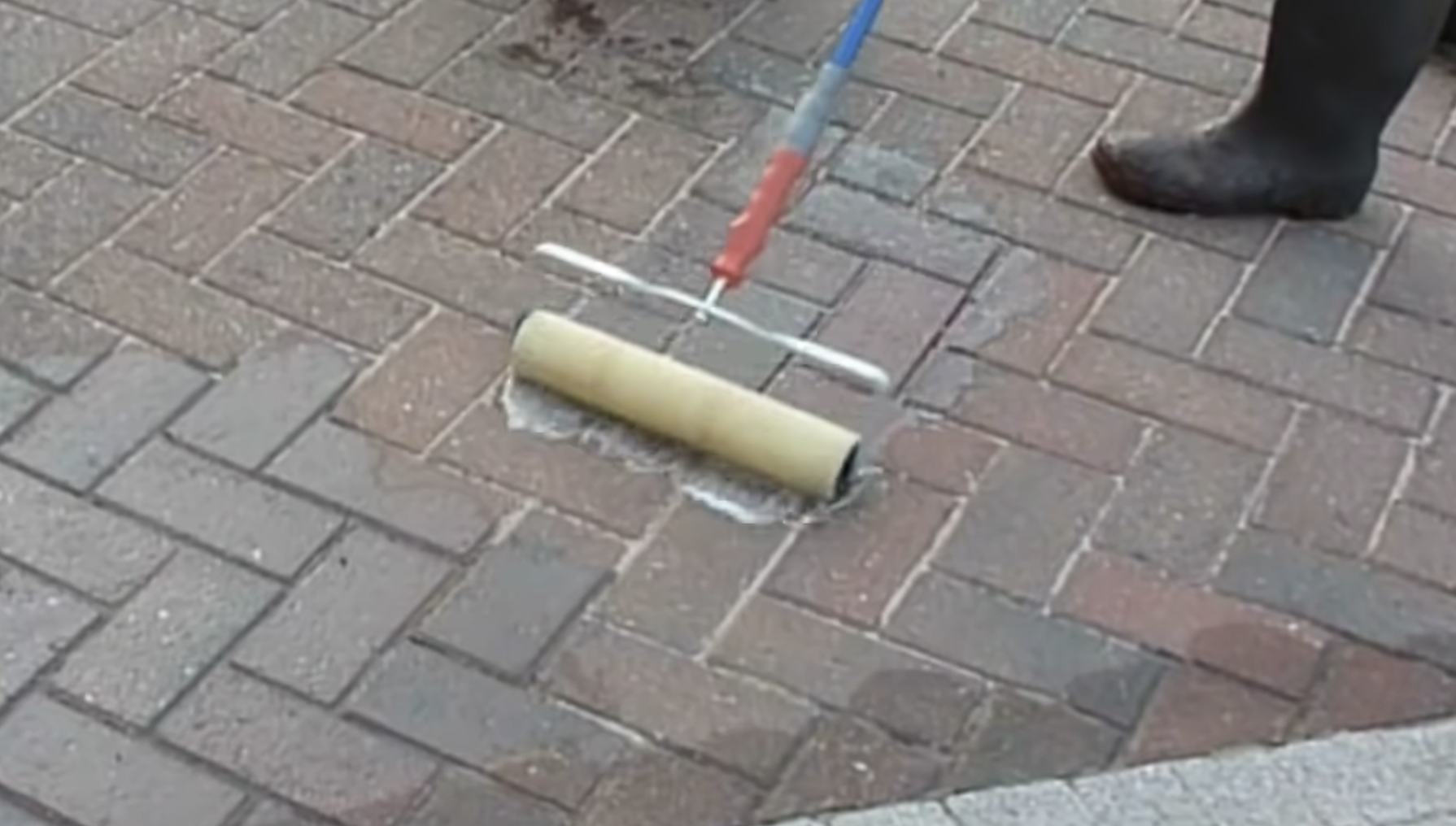 How to prevent and remove Weeds Coming Through Your Block Paving Driveway